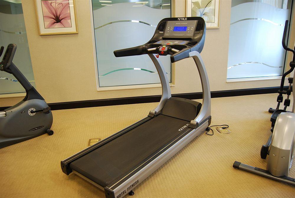 Holiday Inn Express & Suites St Louis Airport By Ihg Woodson Terrace Bagian luar foto